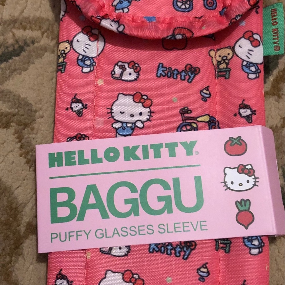 NEW BAGGU x Pink Hello Kitty Puffy Glasses Sleeve Magnetic Closure
